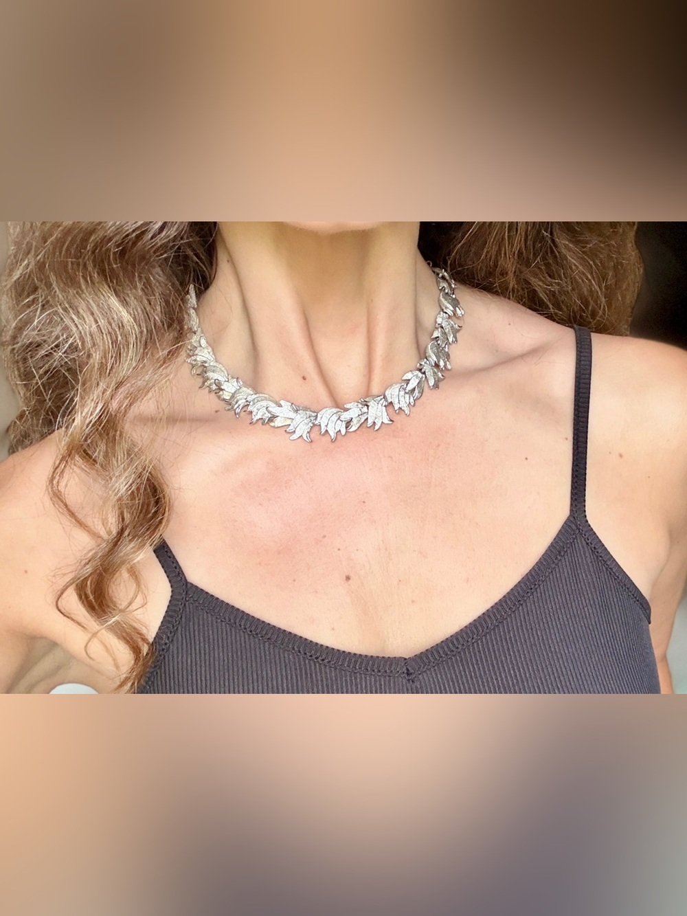 Rare Vintage 1950s Signed Kramer Of New York Silver Tone Leaf Choker Necklace
